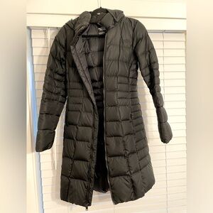 Women’s North Face puffer jacket